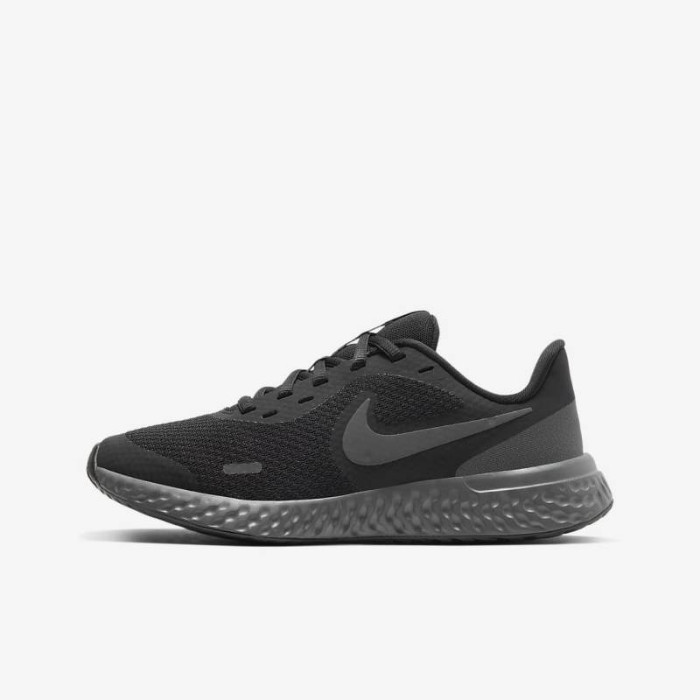 NIKE REVOLUTION 5 GS