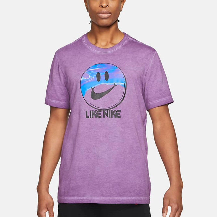 M NSW TEE SPBRK LIKE NK DYE