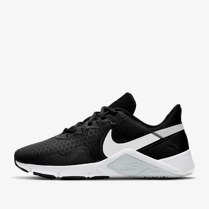 WMNS NIKE LEGEND ESSENTIAL 2