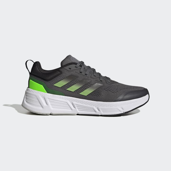 Adidas QUESTAR