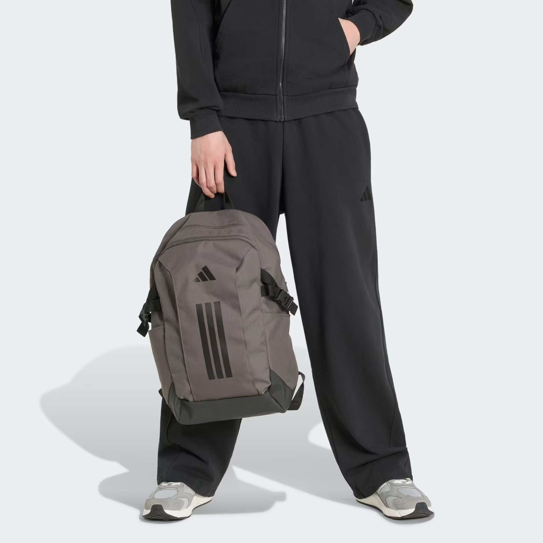 Adidas APWR VIII